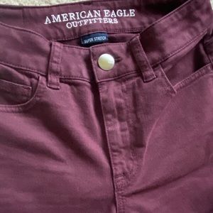 American Eagle maroon shorts